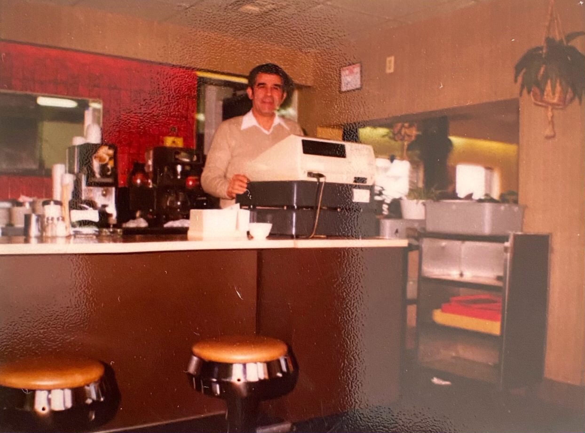 Tom's Restaurant announces reopening, complete renovation