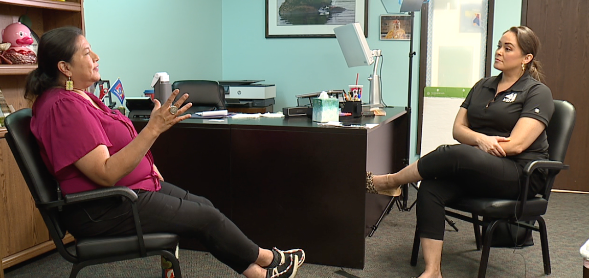 TWO SHOT CAROLE SARAH.png