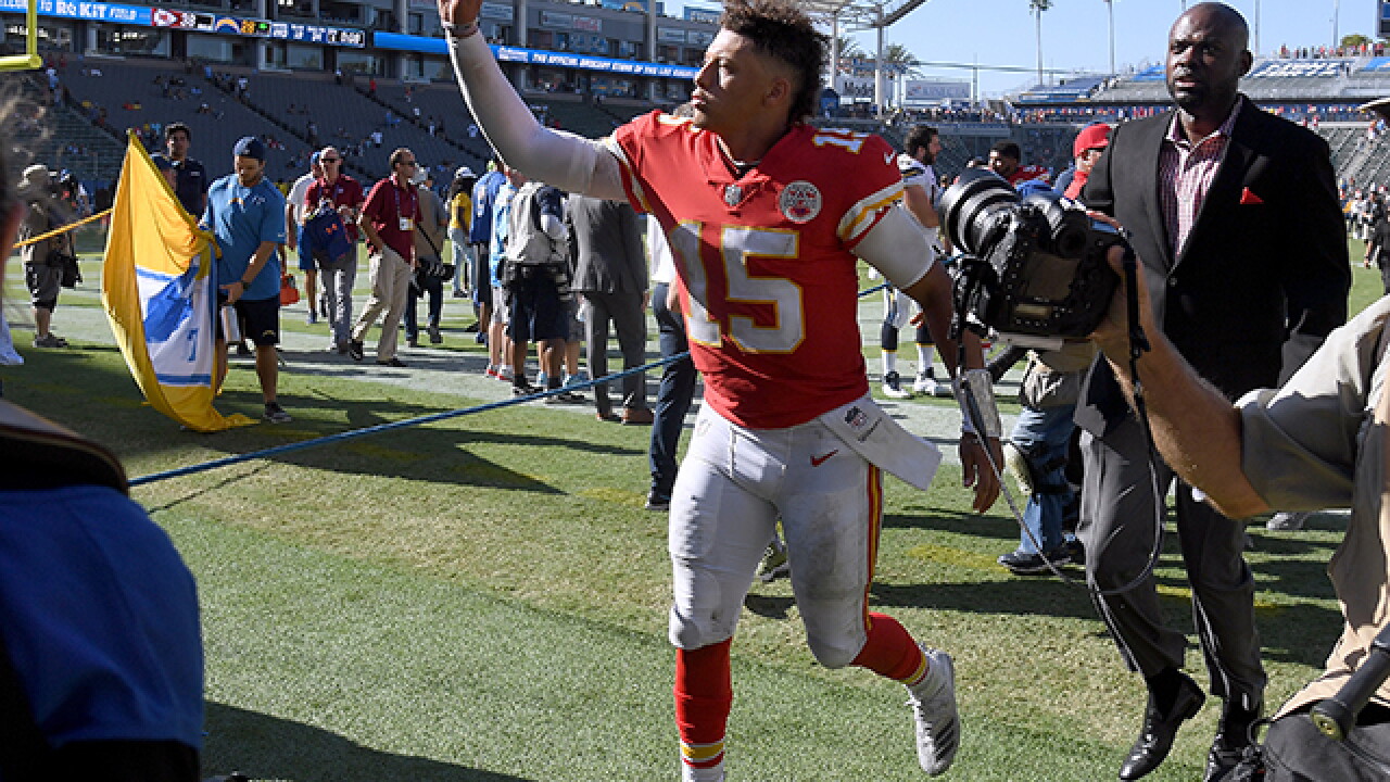 4th and 1: Is Chiefs' Tyreek Hill next Gale Sayers?