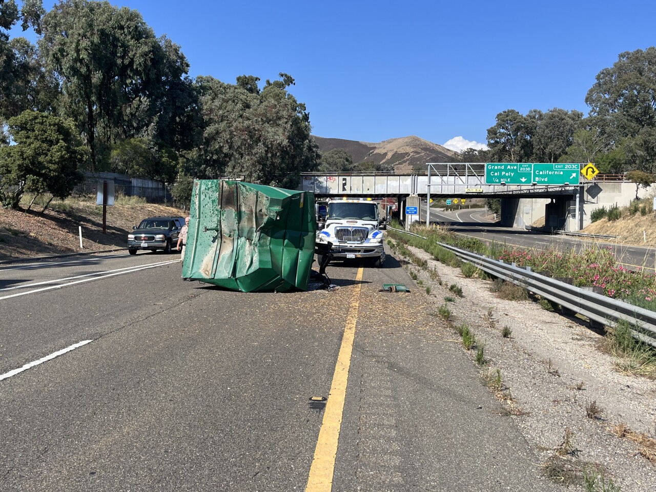 Truck hits bridge 3.jpg
