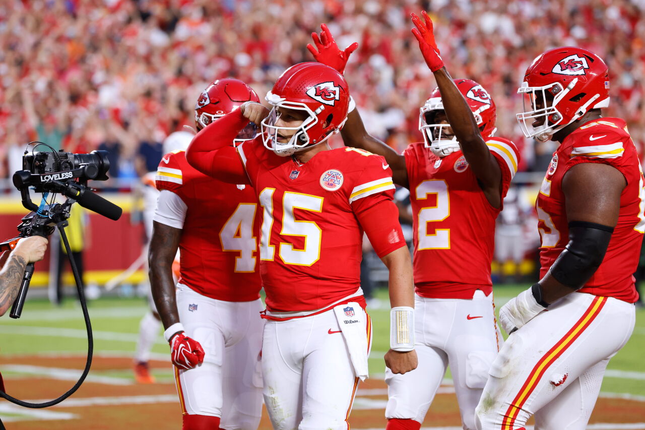 Broncos Chiefs Football