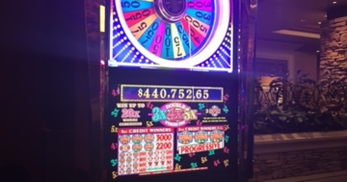 Play 777 slots Play 777 slots