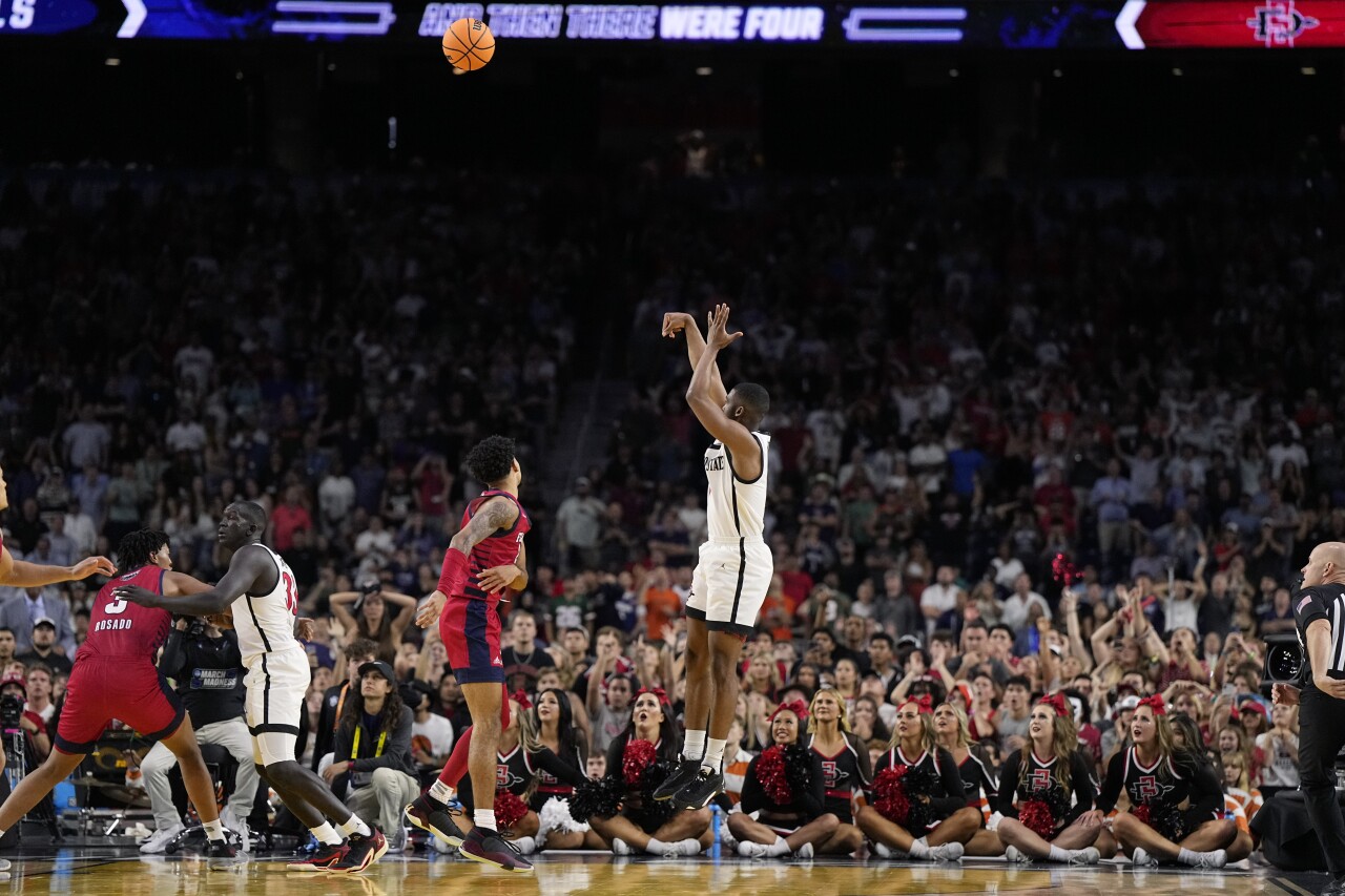 San Diego State Aztecs guard Lamont Butler scores game-winning basket to beat Florida Atlantic Owls in Final Four, April 1, 2023