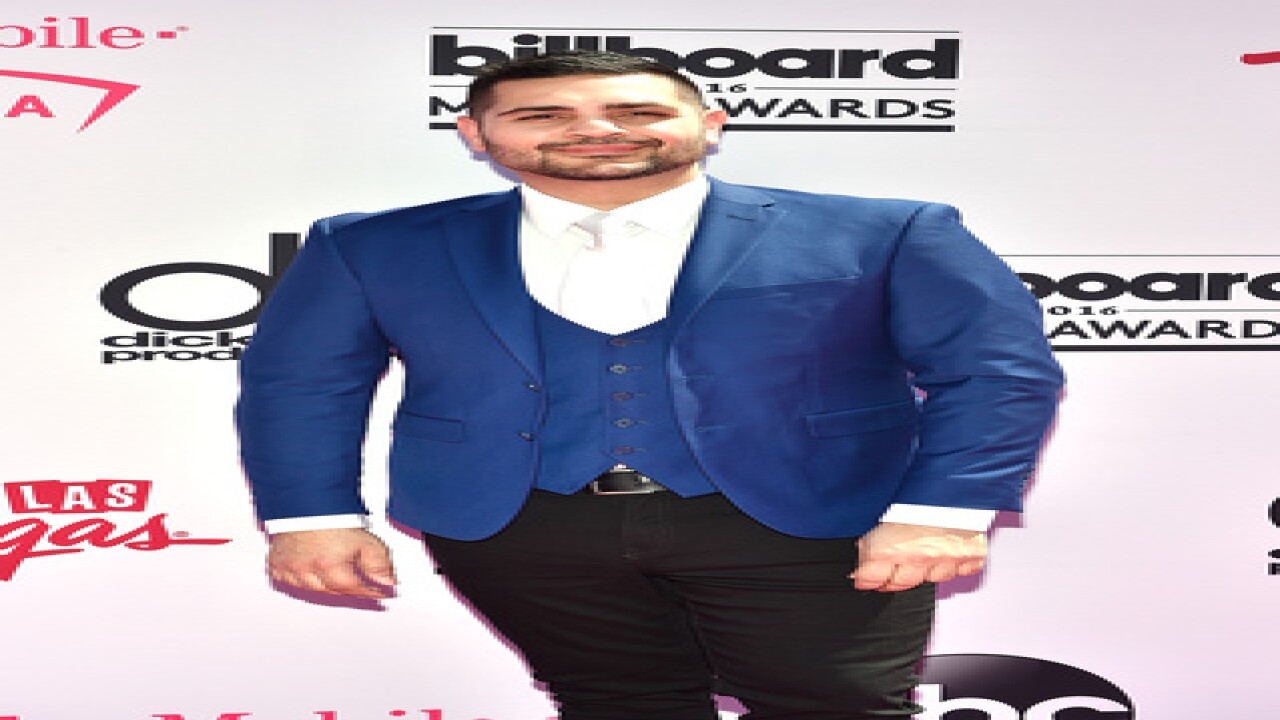 See best, worst looks from BBMA magenta carpet