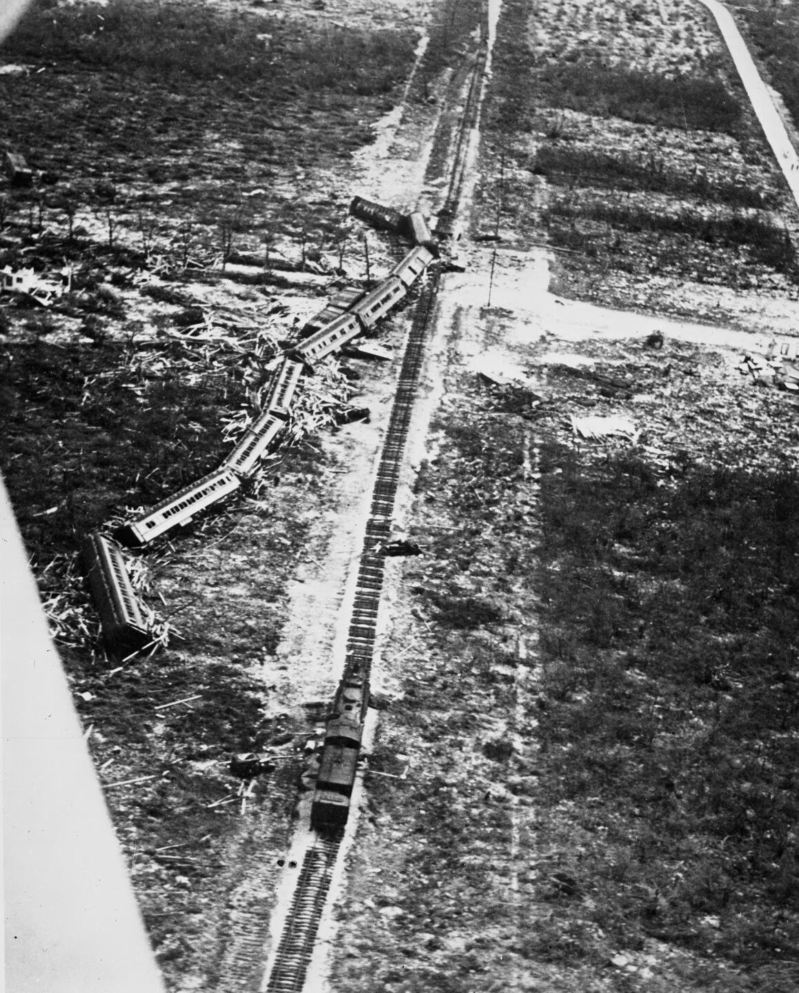 Derailed Train 1935.jpg