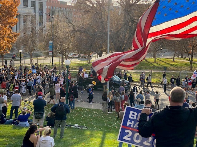 Crowd on front lawn of Capitol