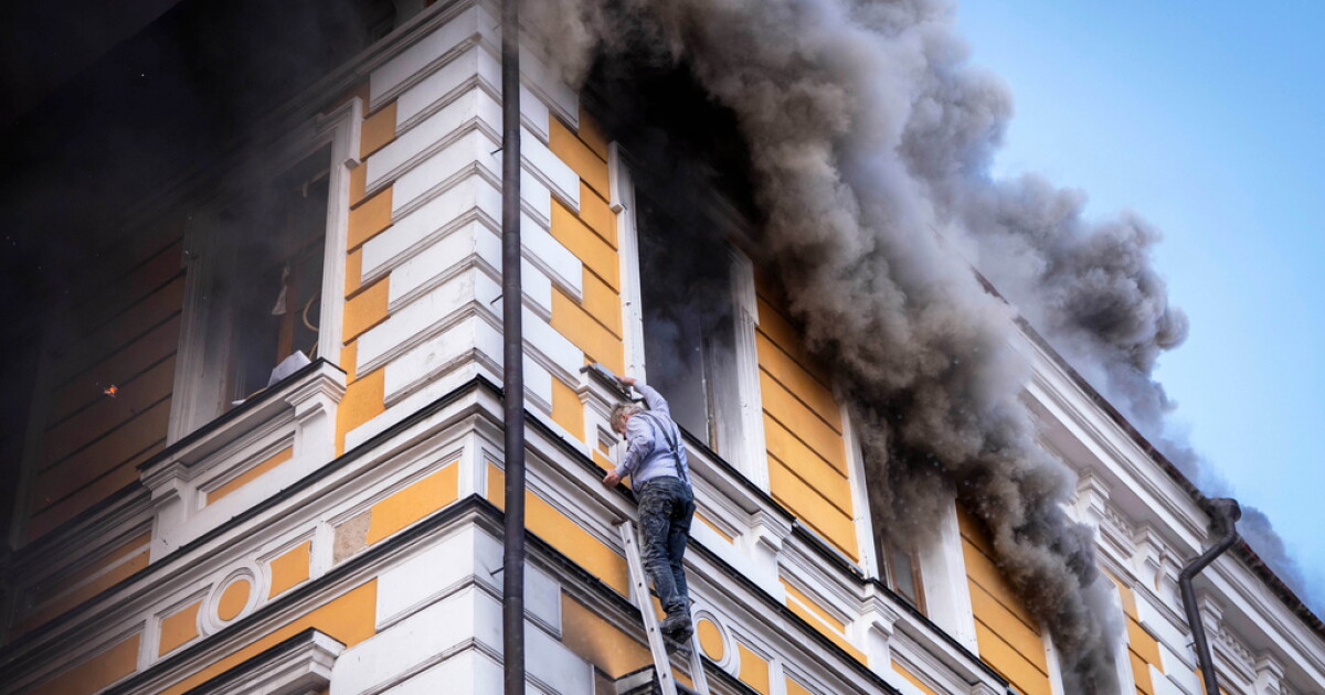 Russian jet drones set Kyiv's Academy of Sciences ablaze in daylight strike
