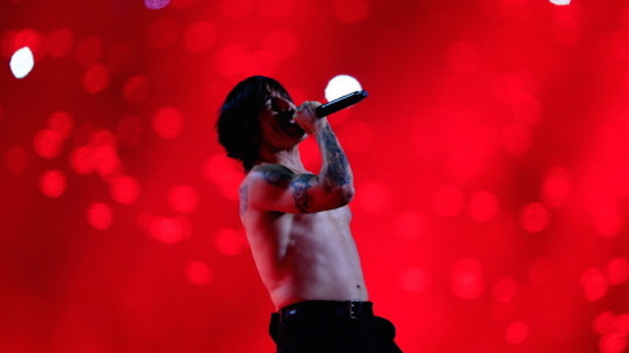 Red Hot Chili Peppers singer rushed to hospital