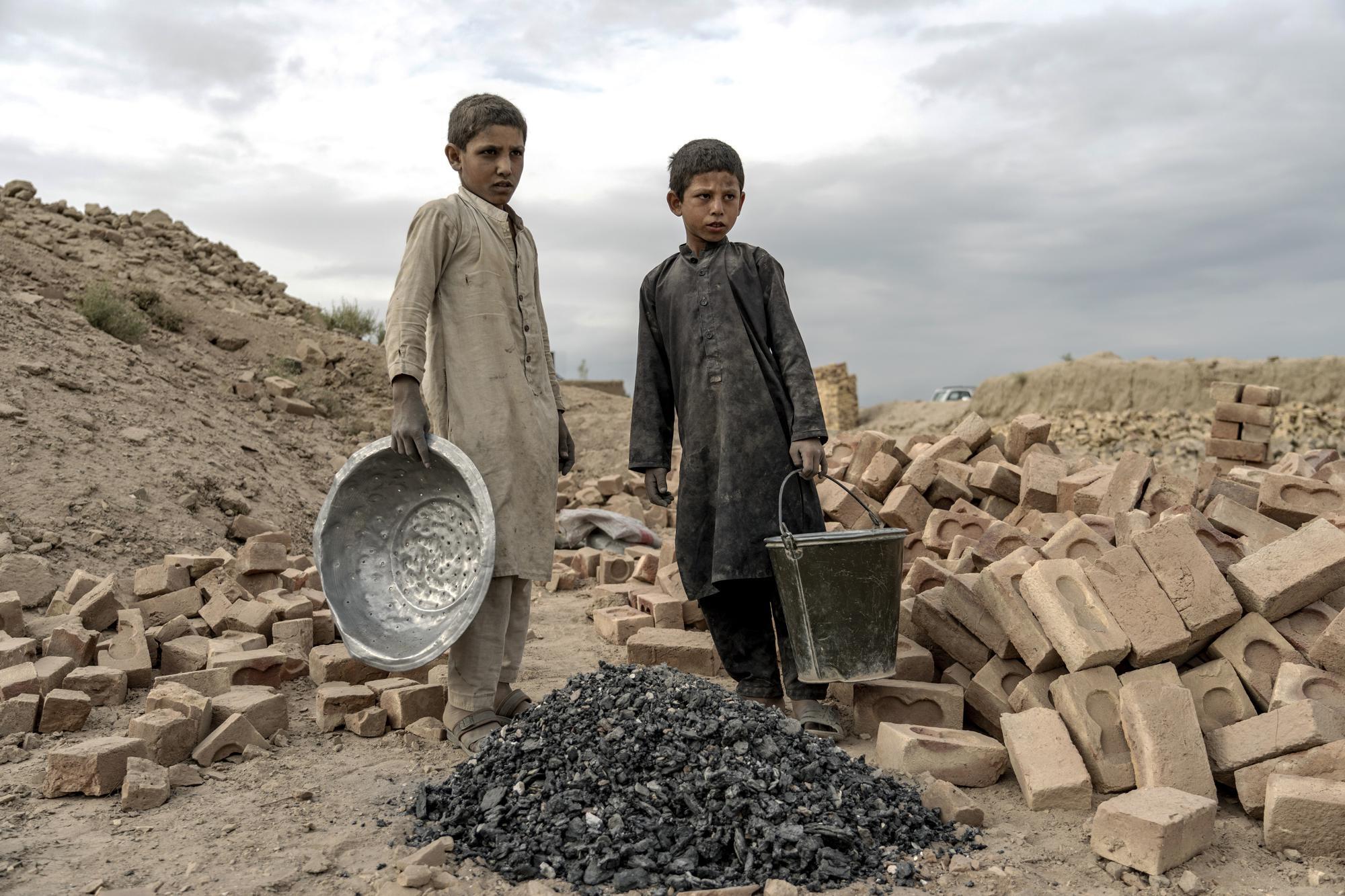 AP PHOTOS: Backbreaking work for kids in Afghan brick kilns