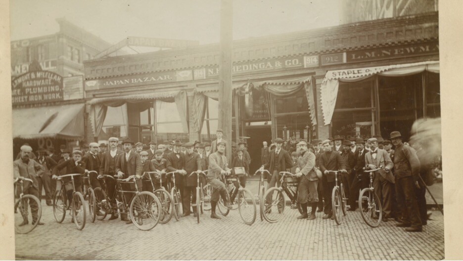 Amanda Turner biycles.jpg