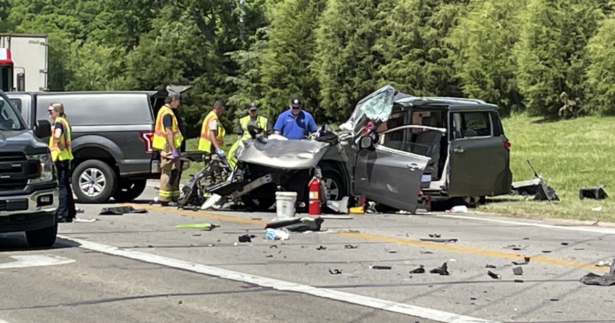 OSHP: 16-year-old killed after minivan and semi collide in Warren County