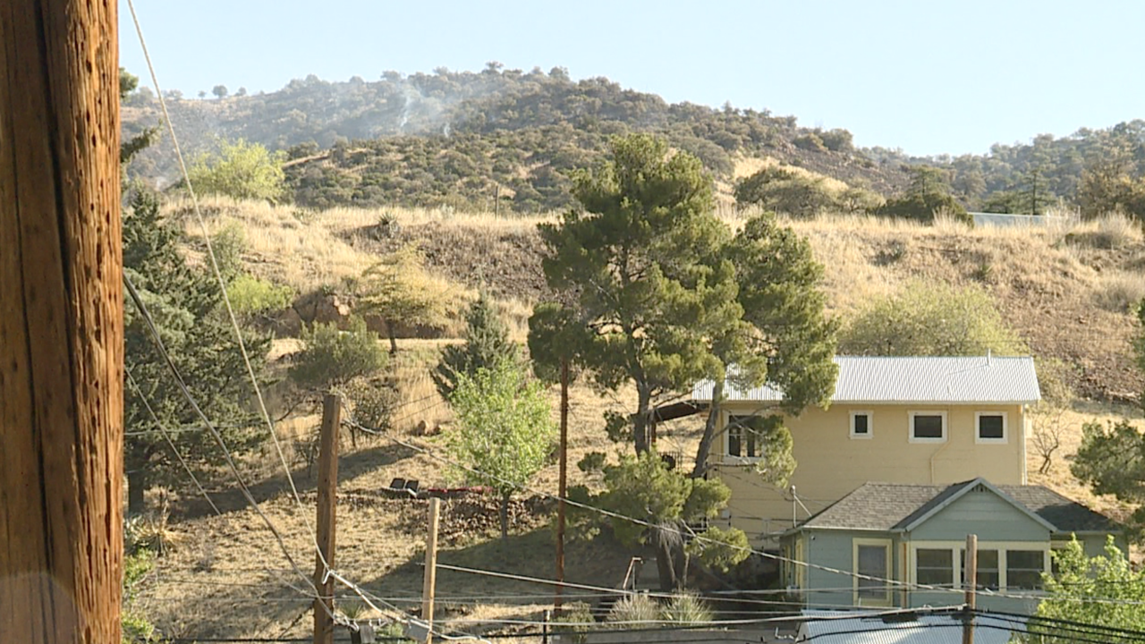 Bisbee residents discuss familiarity, frustration with wildfires threatening their homes