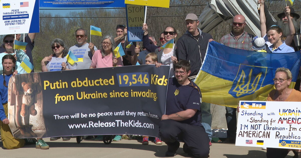Rally supporting Ukraine held outside of Fort Campbell in Clarksville