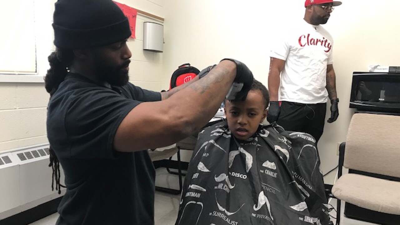 Cuts For Kids Racine Barbershop Giving Students Free