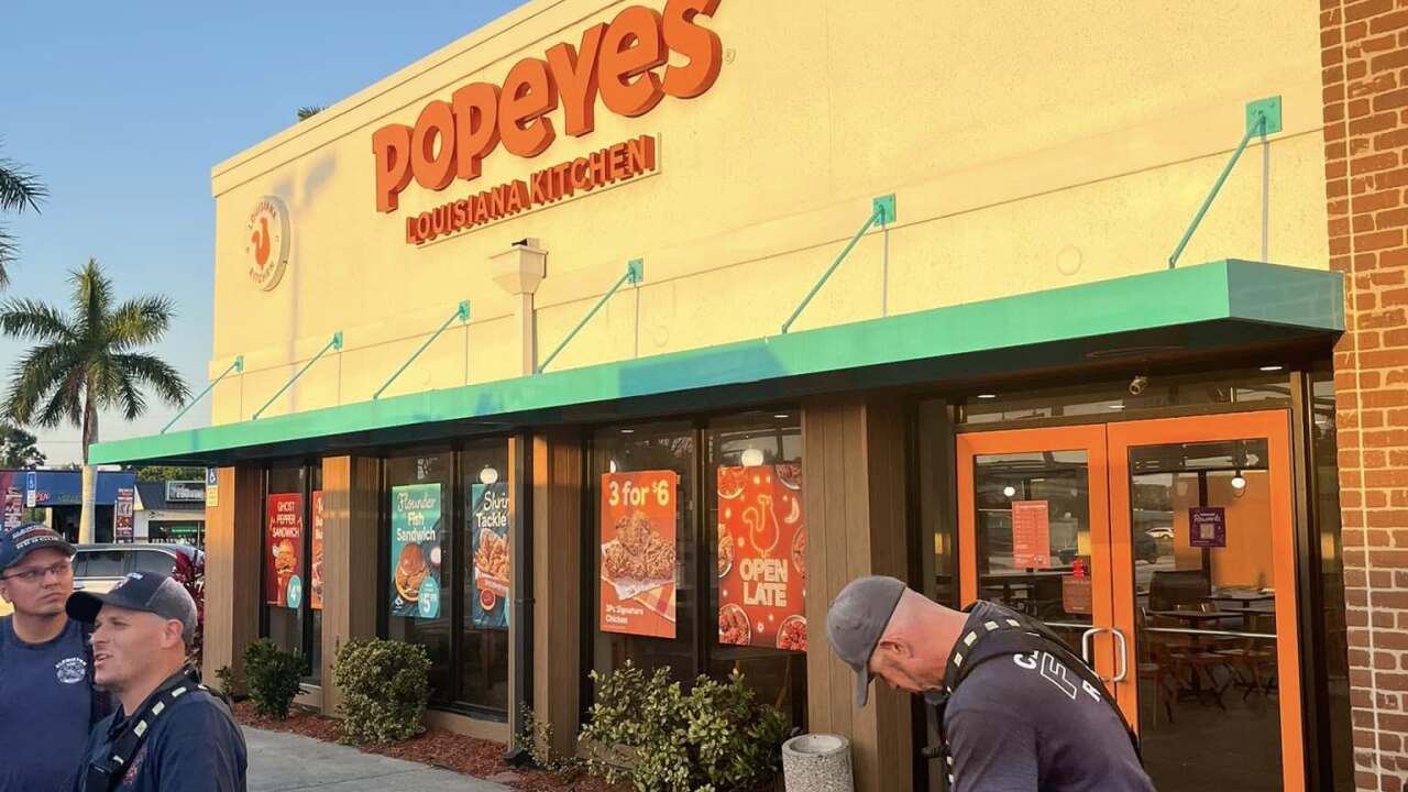 Clewiston fire crews respond to Popeyes fire