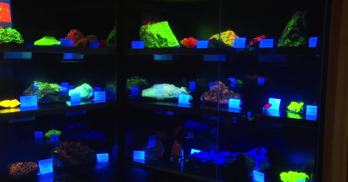 Display Glow Rocks Mineral Museum at Montana Tech sparks interest with glowing rock display