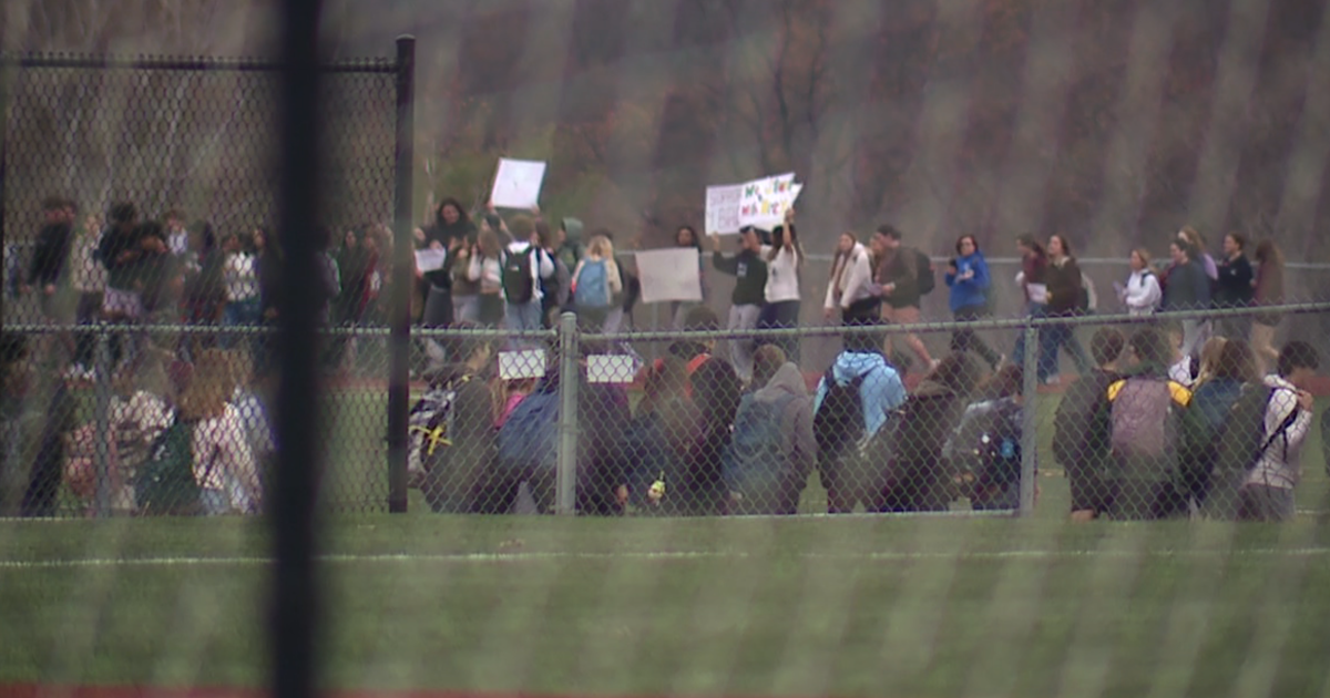 Hundreds walk out of SM South in support of assaulted SM East student - Vimarsana News