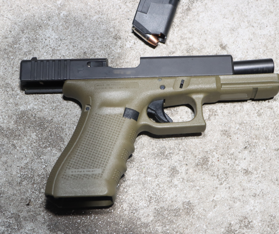 Red Roof Inn gun.png