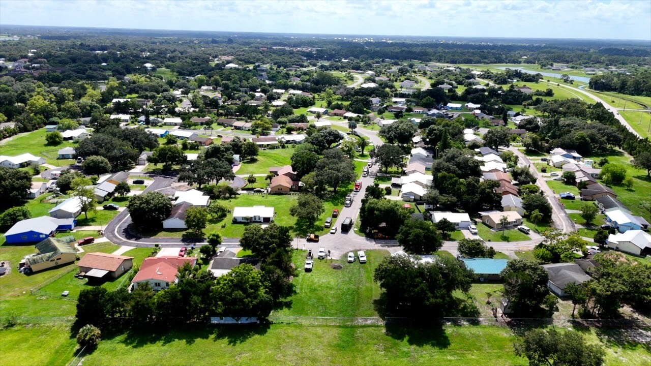 Aerial view of LaBelle's Country Village neighborhood.