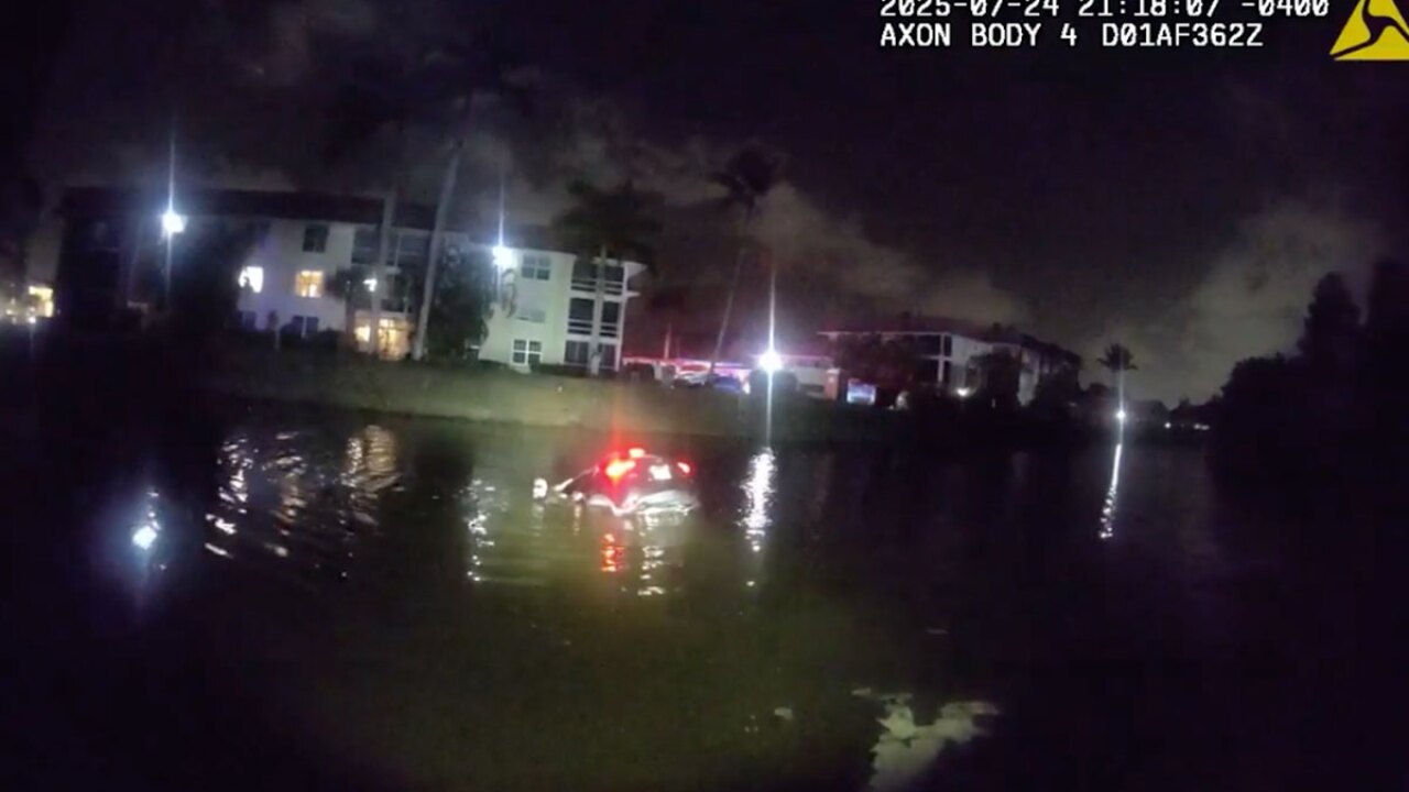Palm Beach Gardens submerged vehicle 
