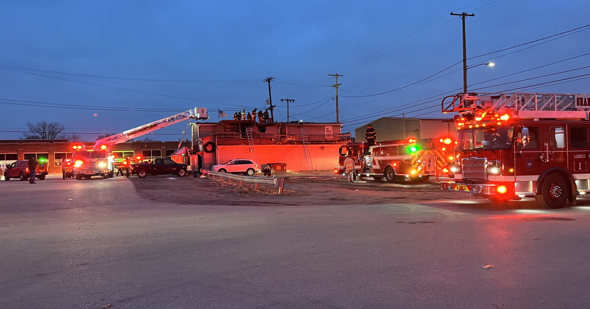 Firefighters and ambulances respond to fire at Web Bar in Grand Rapids - Vimarsana News