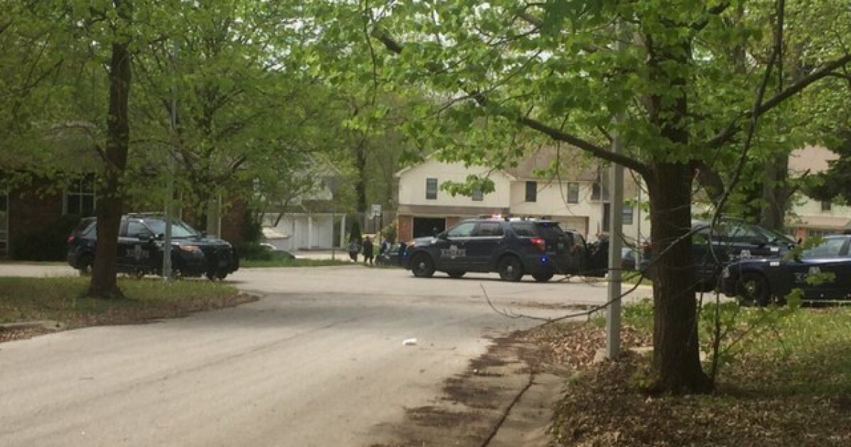 3 men in custody after police chase in KCMO