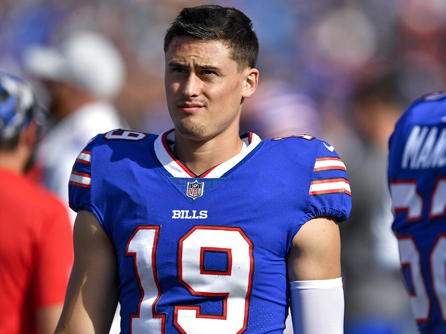 Buffalo Sabres captain Jack Eichel is fan of Bills QB Josh Allen