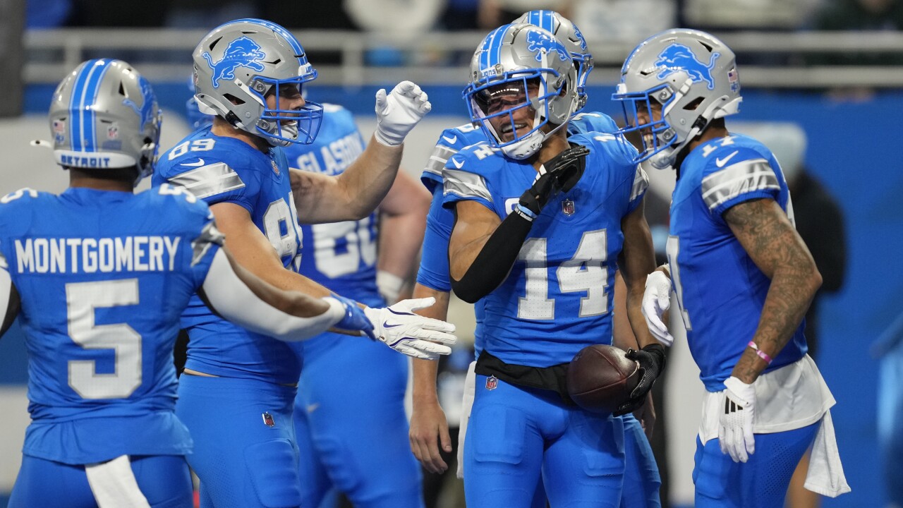 Titans Lions Football