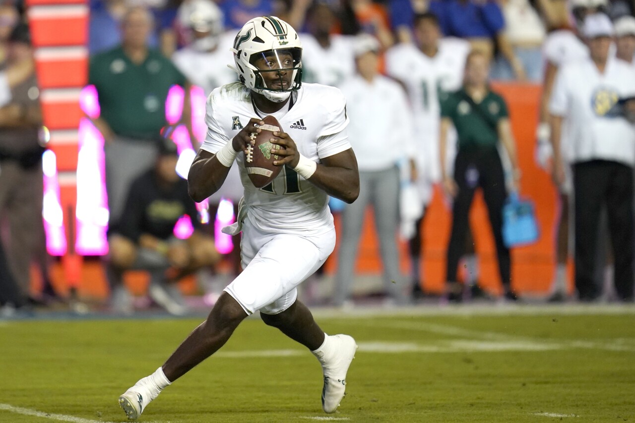 South Florida Bulls QB Gerry Bohanon prepares to throw at Florida Gators, Sept. 17, 2022
