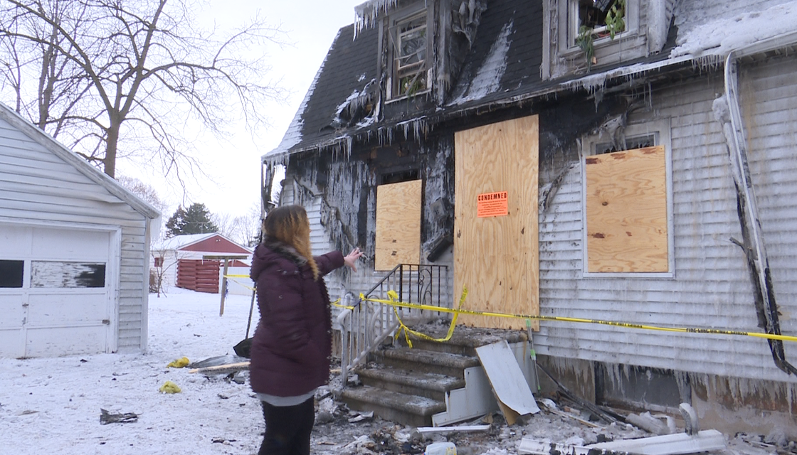 'Felt like a nightmare': De Pere woman and 7-year-old daughter lose everything in house fire