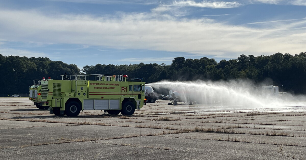 Newport News-Williamsburg Airport holds simulated plane crash training - Vimarsana News
