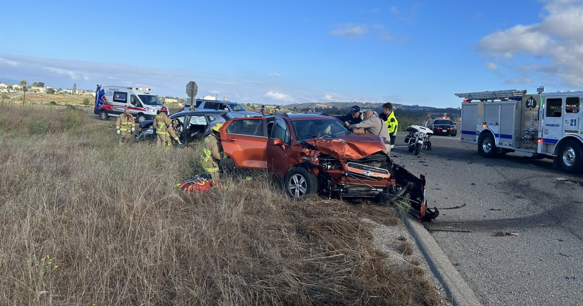 Four injured after collision Sunday evening in Orcutt - Vimarsana News