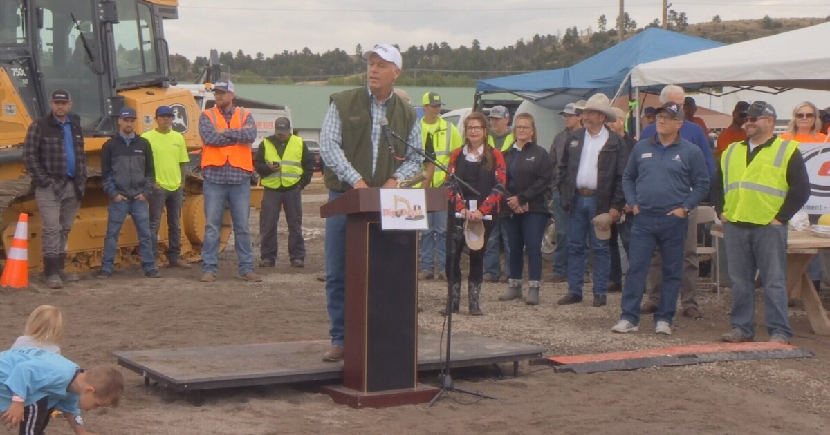 Governor encourages students to look at careers in trades industries