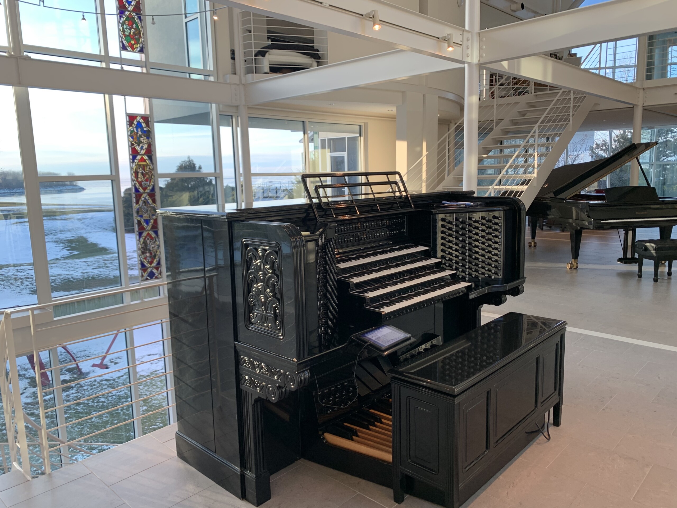 This Bratenahl home has a musical secret