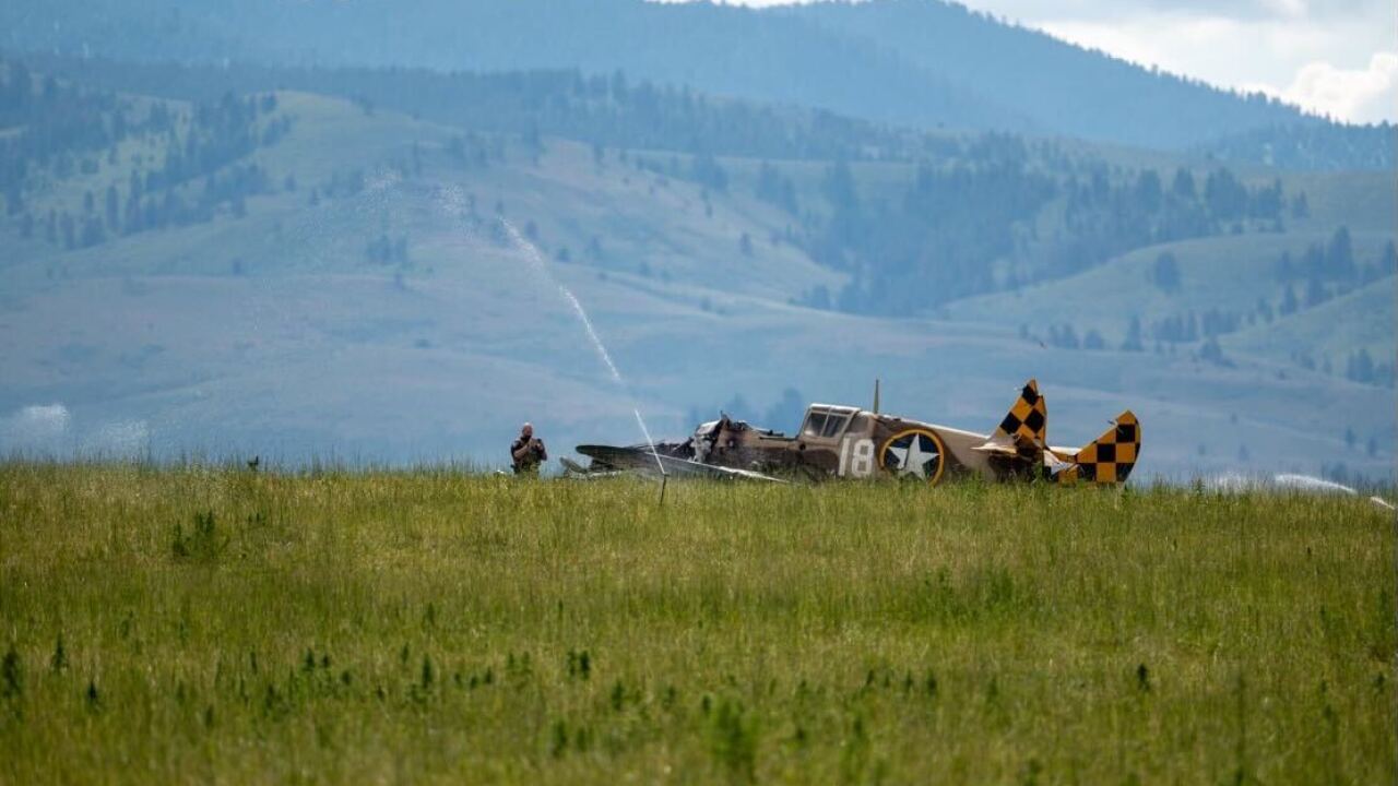 Man Dies In Wwii Era Plane Crash Near Hamilton Airport