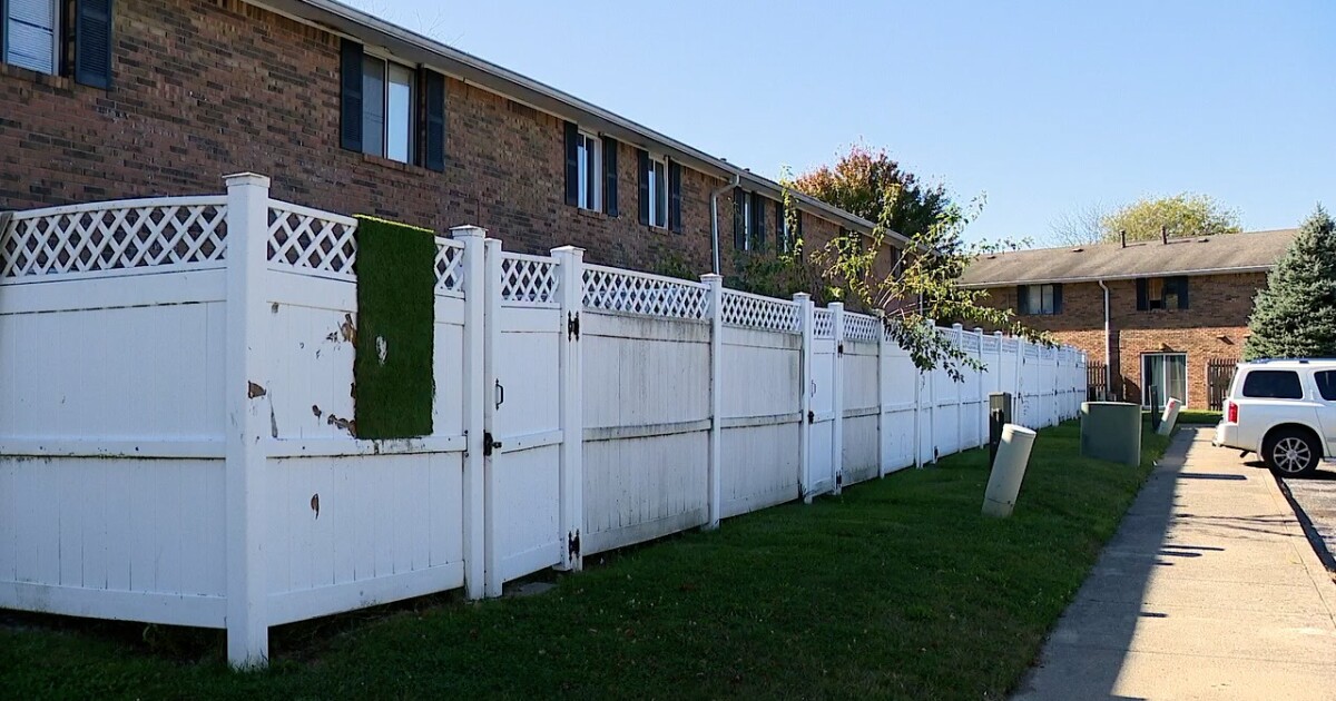 Knollridge Townhomes and Apartments residents voice concern over housing complex