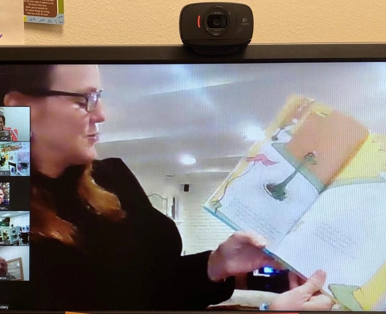 Judge Medary Reads To Kids .jpg