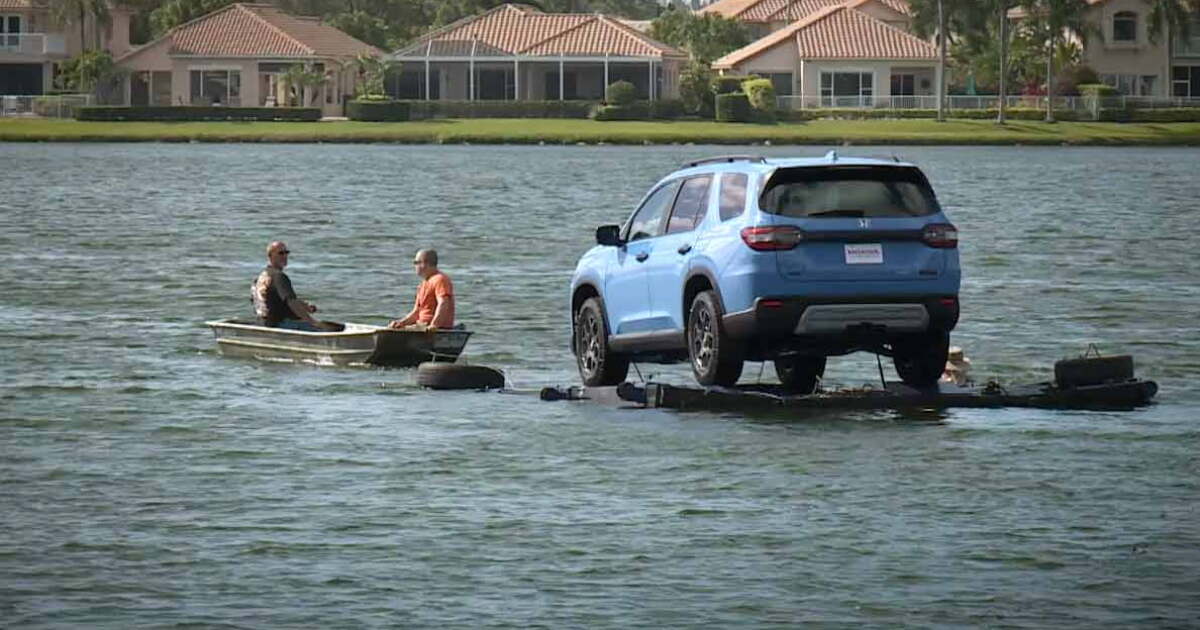 Cable Car Floating How does vehicle 'float' on water at Honda Classic?
