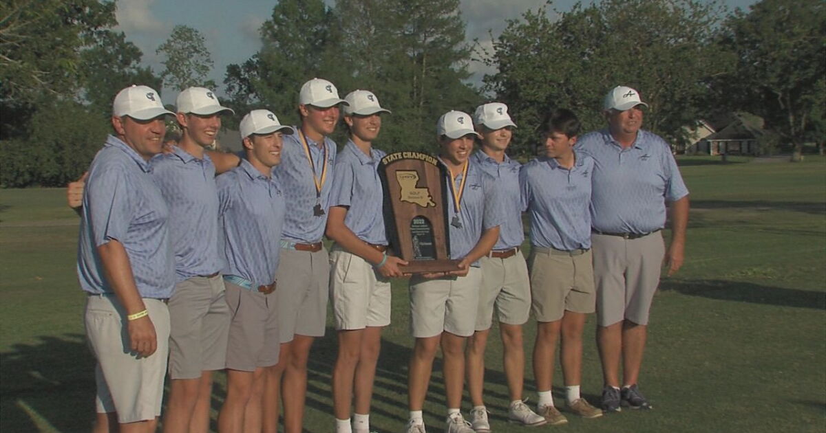 AES boys golf wins fourth straight state title