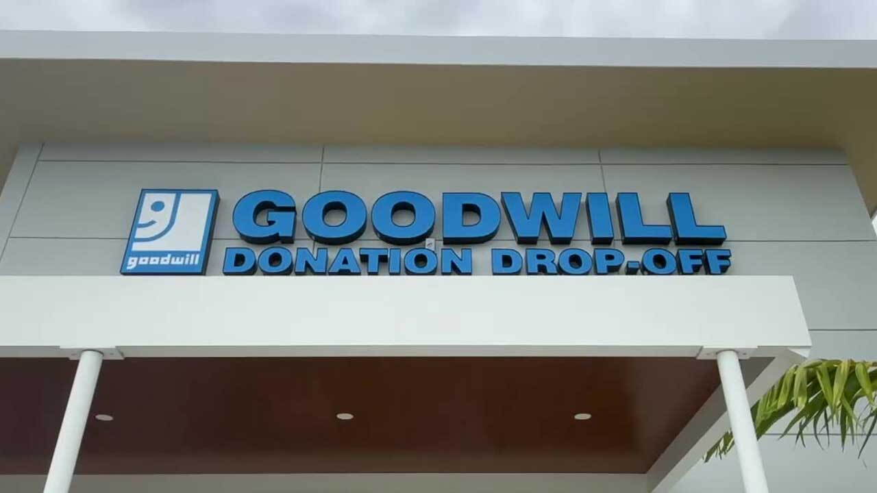 Goodwill donation drop-off in Westlake