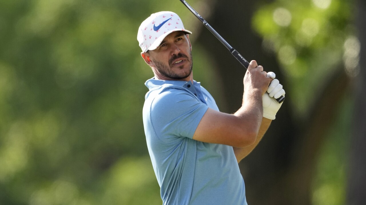 Brooks Koepka watches shot on 4th hole in first round of 2022 US Open