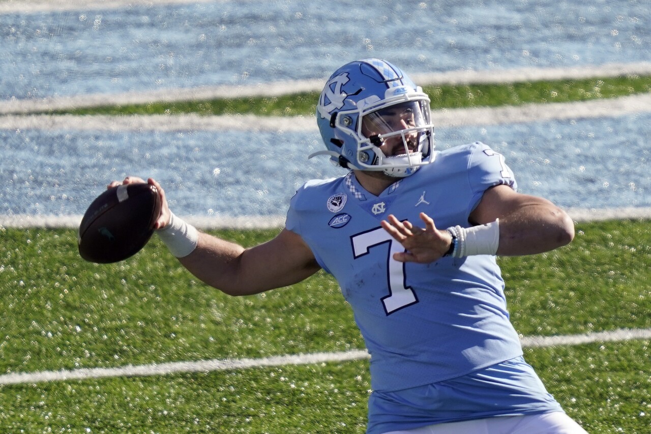 North Carolina Tar Heels QB Sam Howell throws in December 2020
