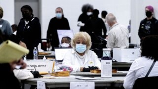 detroit poll workers.jpg