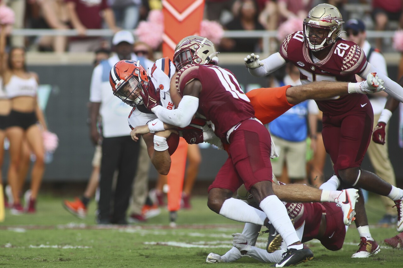 Florida State Seminoles safety Jammie Robinson hits Syracuse Orange QB Garrett Shrader in 2021