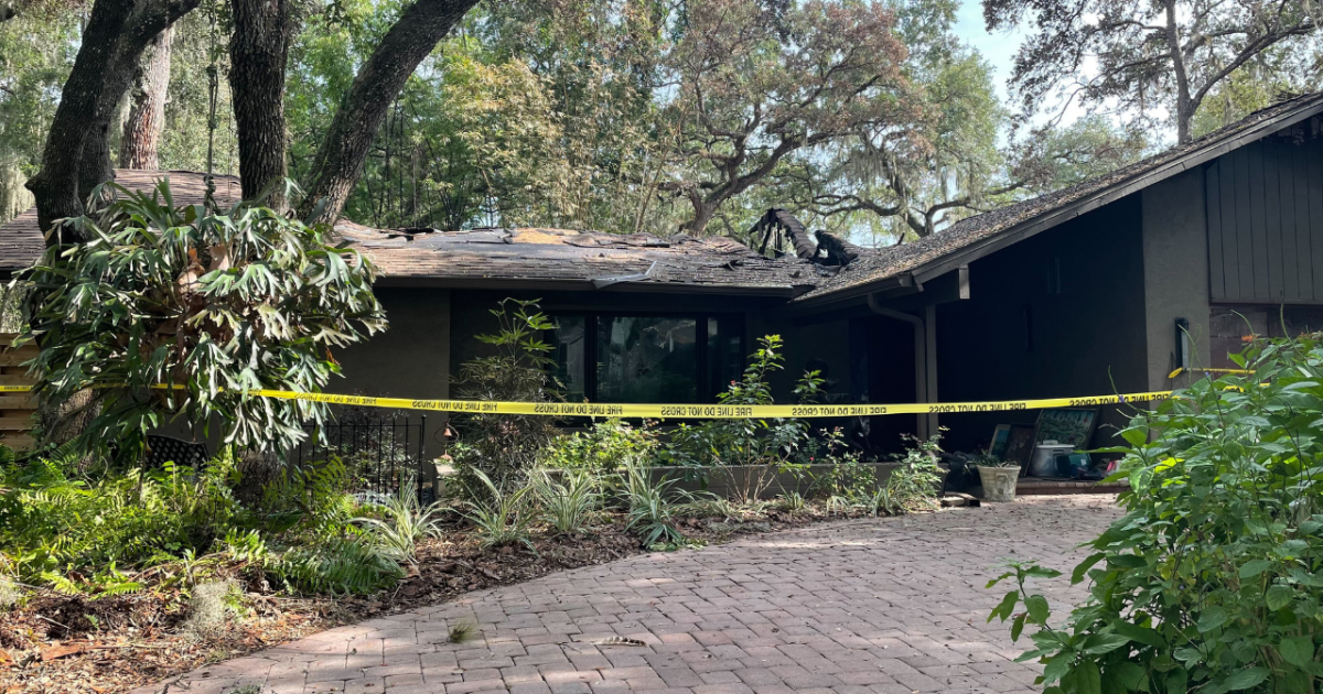 Sarasota couple loses home in fire