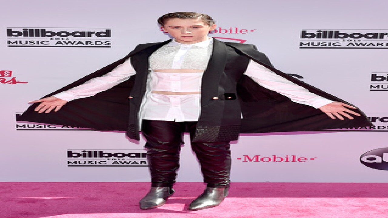 See best, worst looks from BBMA magenta carpet