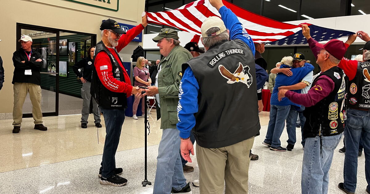 'A day that will change your life': 67 Kentucky veterans embark on Honor Flight - Vimarsana News