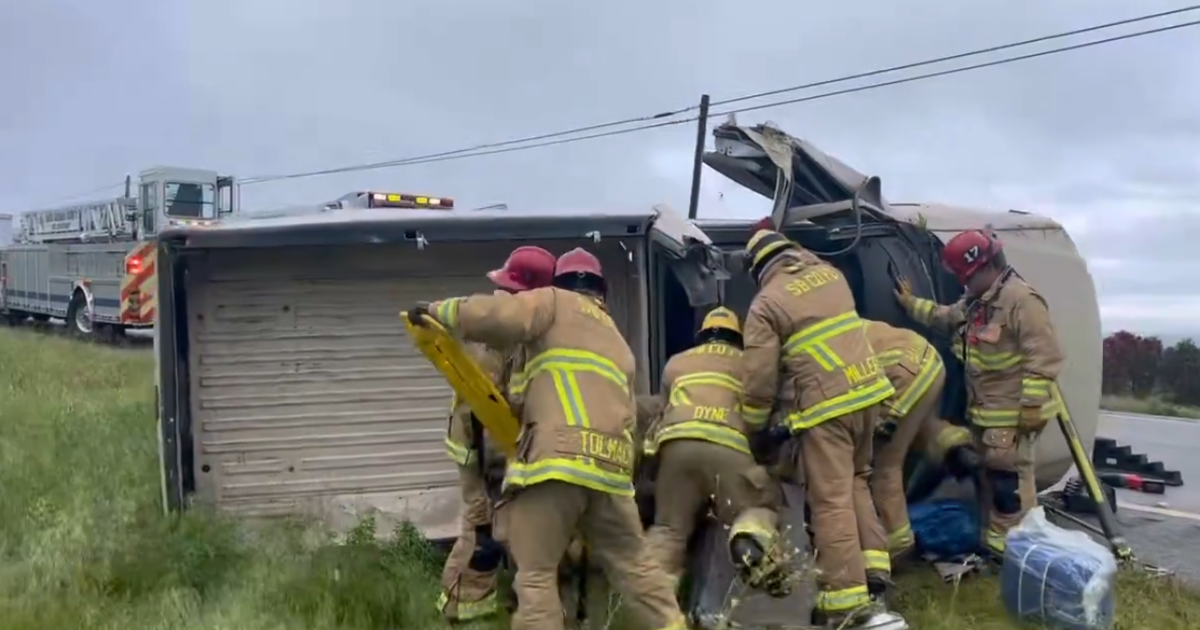 Driver injured in rollover crash near Refugio