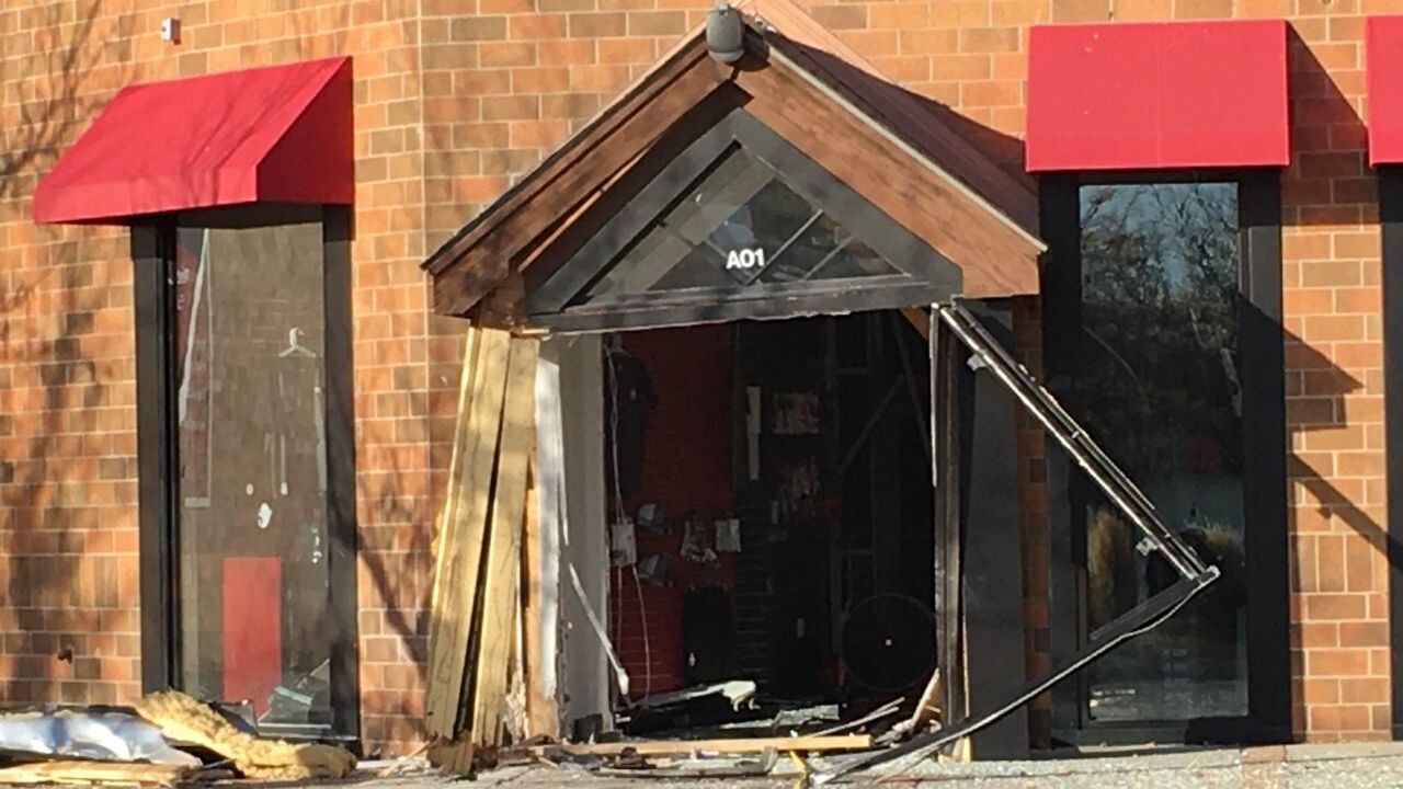 Driver injured after crashing into storefront in Billings