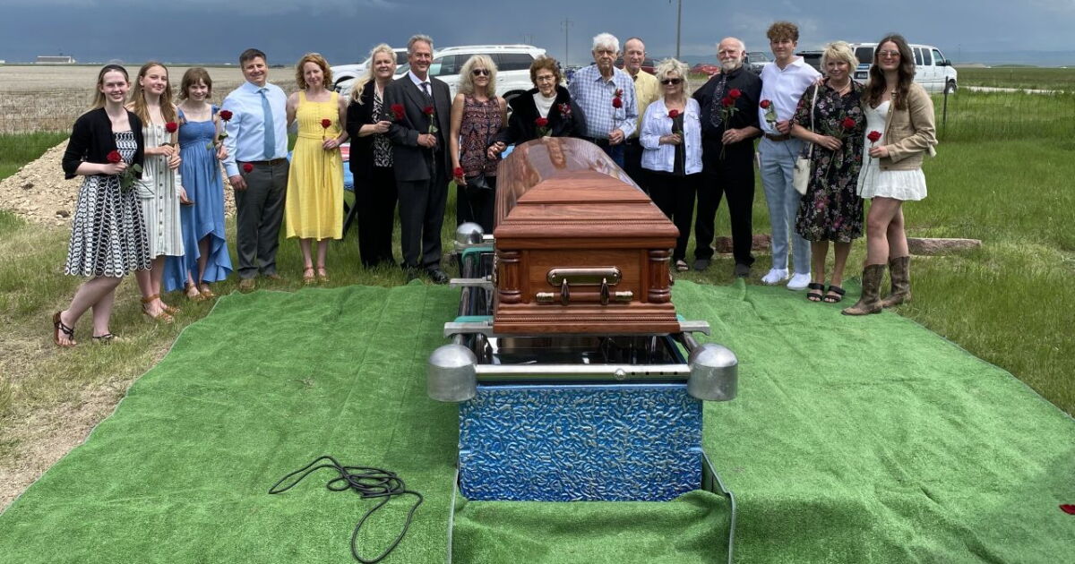 WWII pilot finally laid to rest in hometown of Moccasin, Montana - Vimarsana News